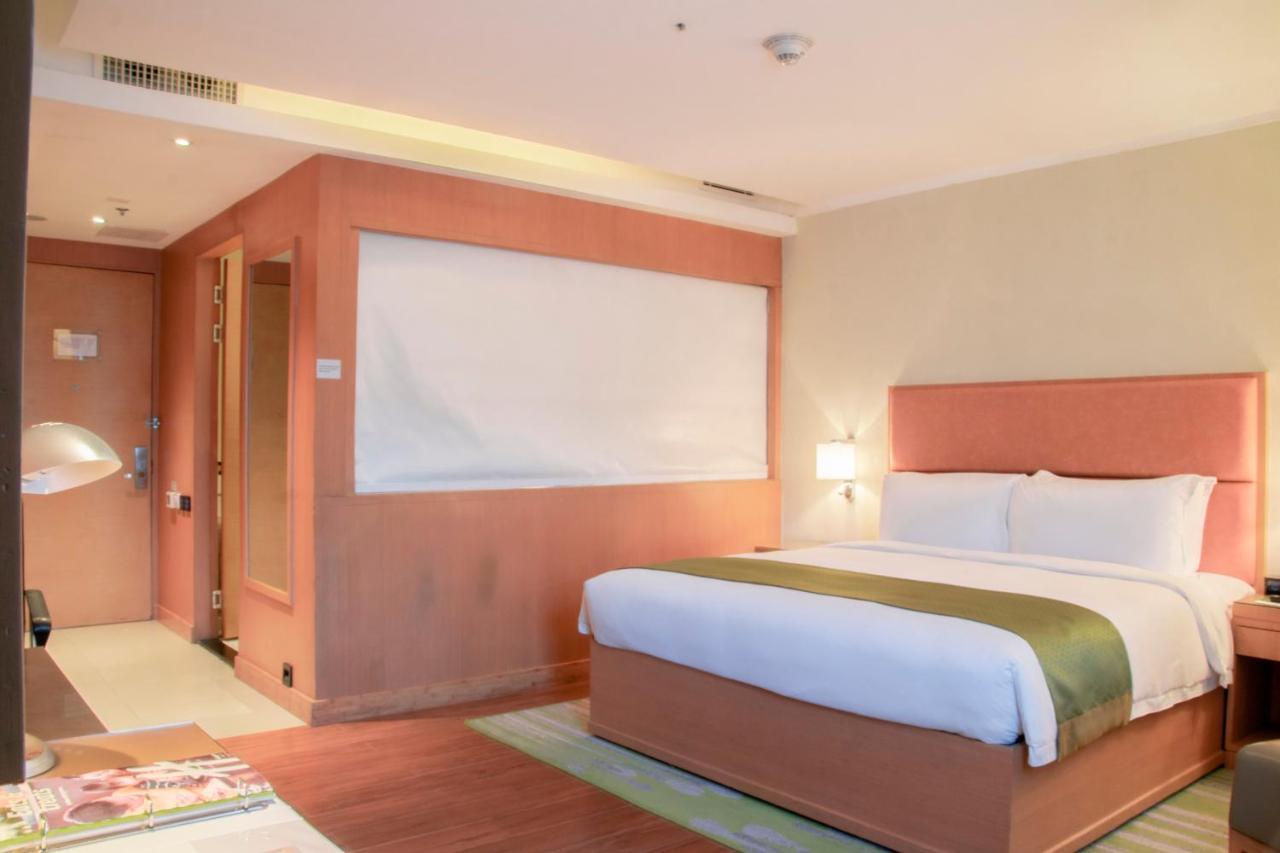 Holiday Inn Baguio City Centre, An Ihg Hotel Exterior photo